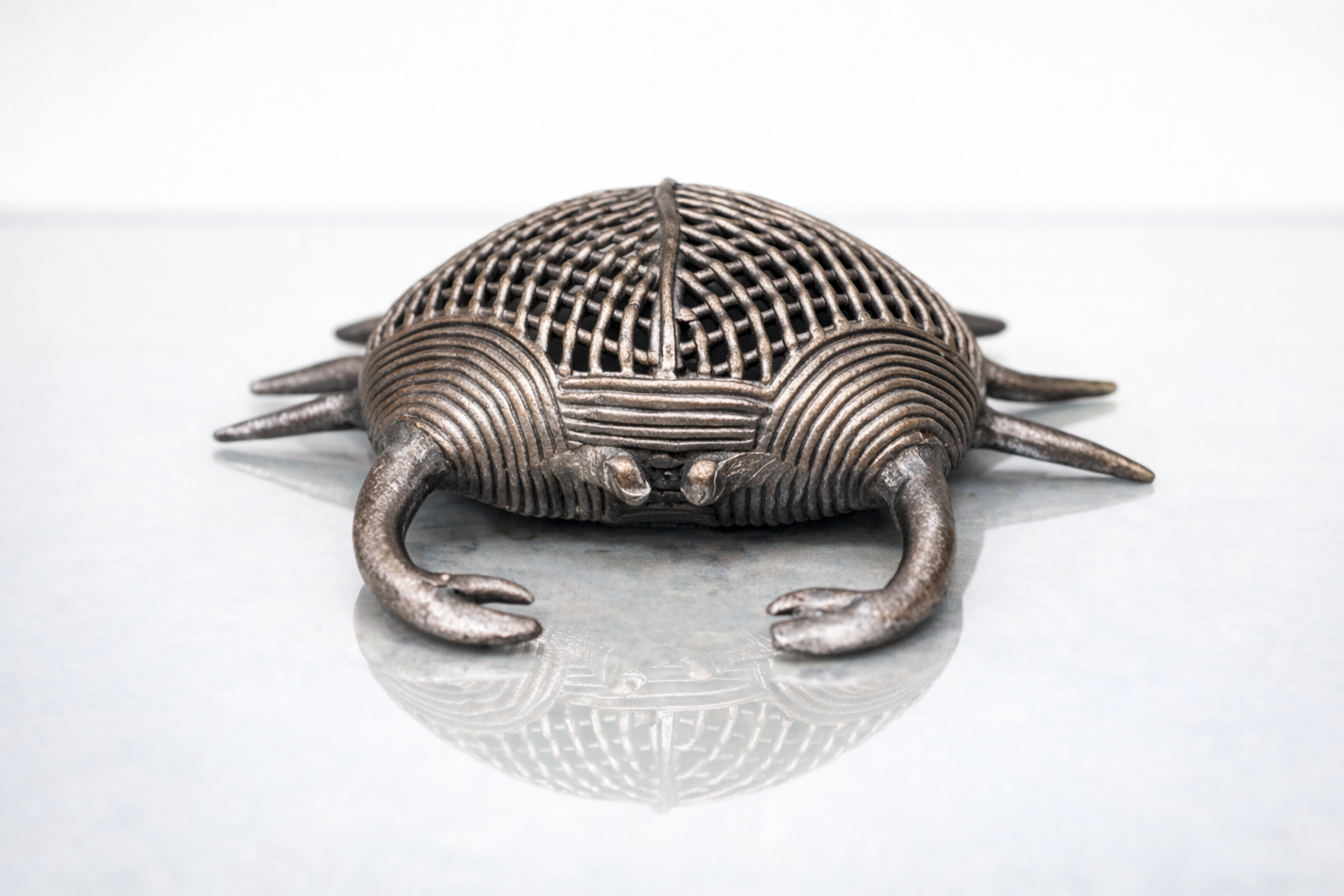 Handcrafted Dhokra Crab Sculpture – Timeless Tribal Art for Your Home - Image 2
