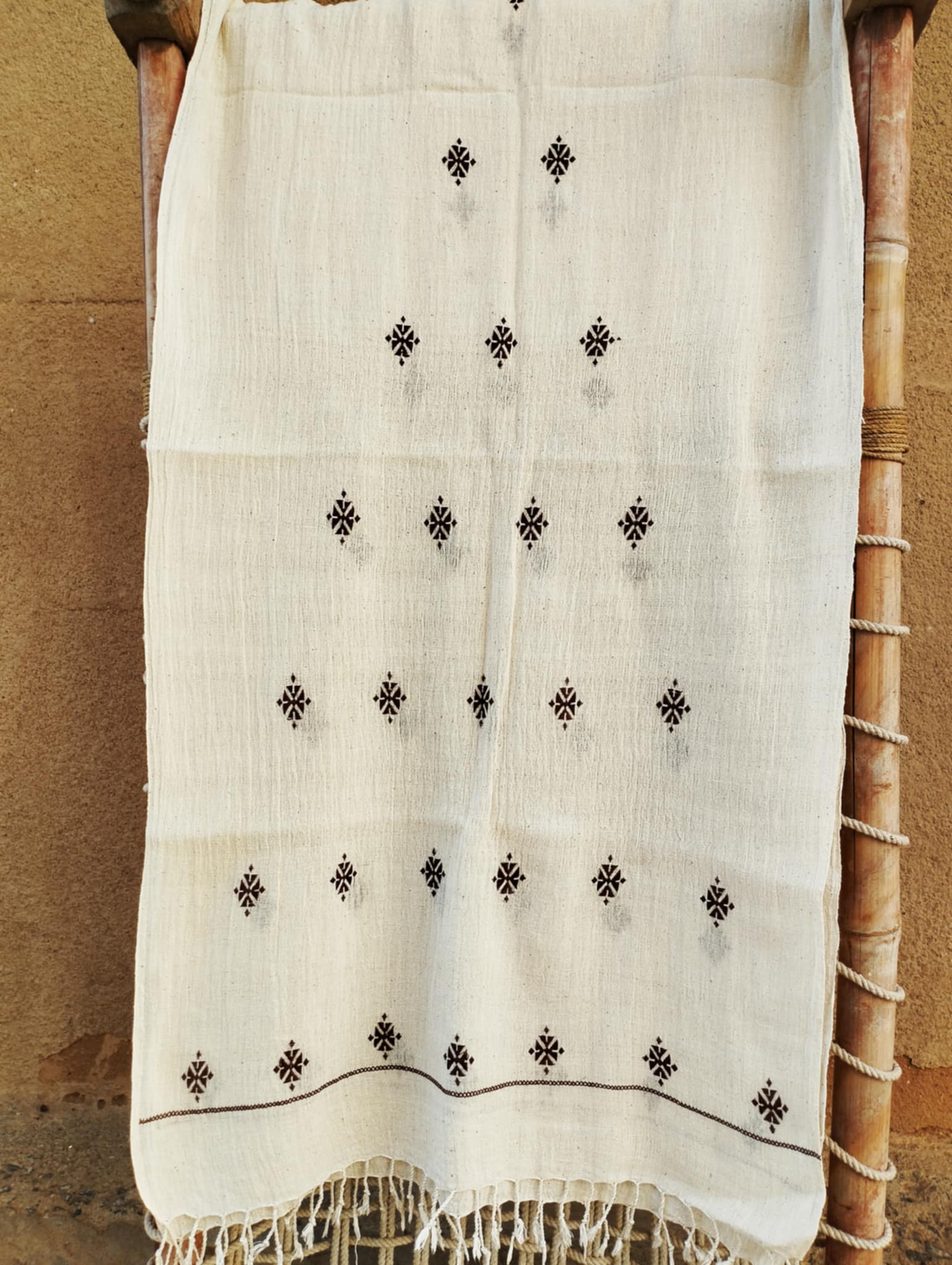 Soofkala Handwoven Stole – Elegant, Lightweight & Artisanal - Image 3