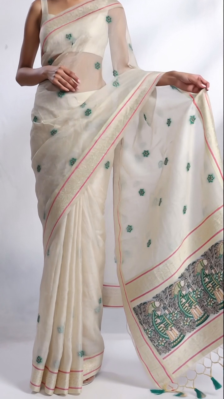 Shwetāra Green Motif Saree