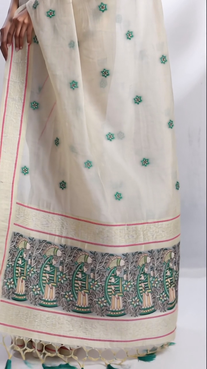 Shwetāra Green Motif Saree - Image 2